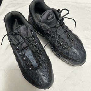 Nike Women's Athletic Shoes SZ 8.5